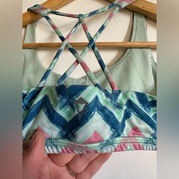 Ivivva by Lululemon Athletica Girls Chevron Teal Strappy Athletic Sports Bra - Picture 3 of 5